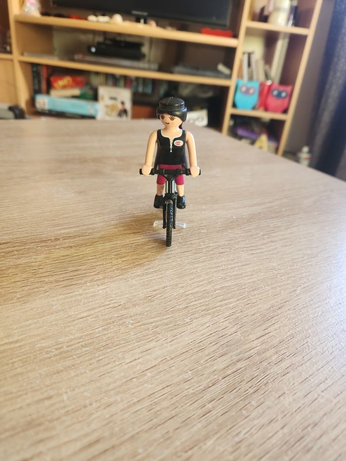 Playmobil 4743 – Femme et VTT 🚴 Très bon état - photo numéro 3