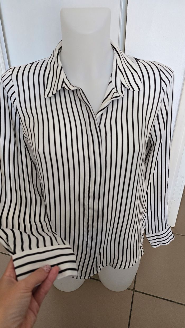 Chemise satinée H&M taille 36 - photo numéro 2