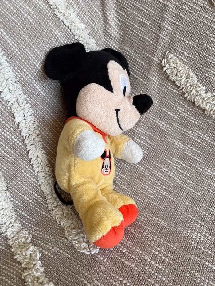 Peluche doudou 25cm Disney Mickey souris pyjama jaune très bon état - photo numéro 2