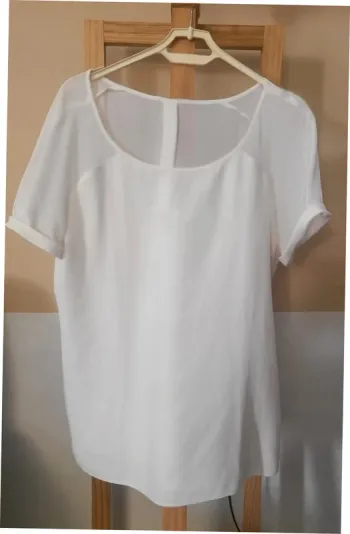 Haut blanc taille M