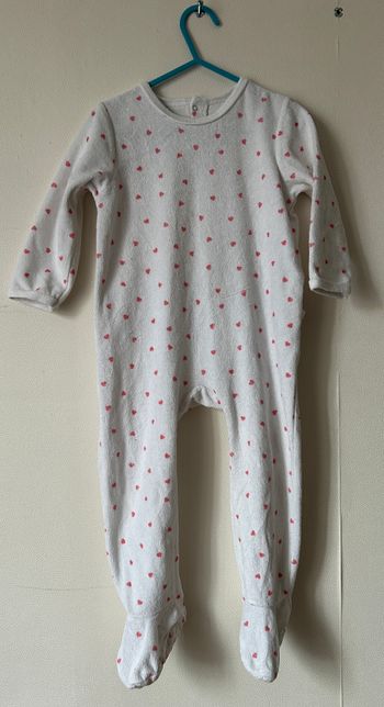 Pyjama avec petits coeurs taille 2 ans