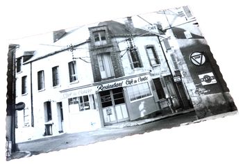 Carte postale ancienne  La Selle-Sur-Le-Bied   (Loiret)  Café du Centre Restaurant