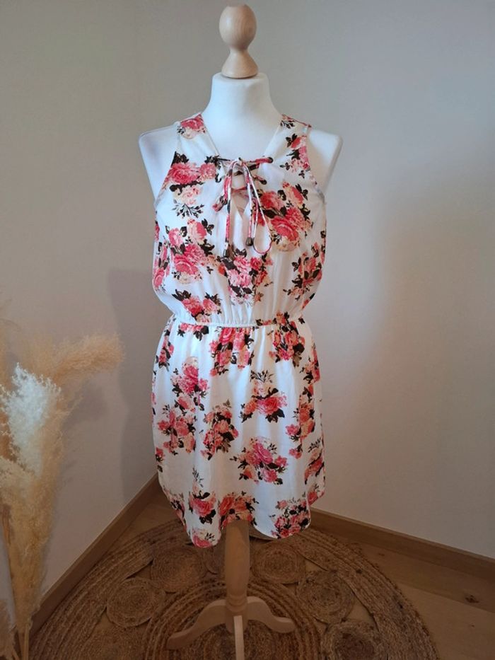 Robe blanche Fleurie fluide Colloseum taille S 36 - photo numéro 2