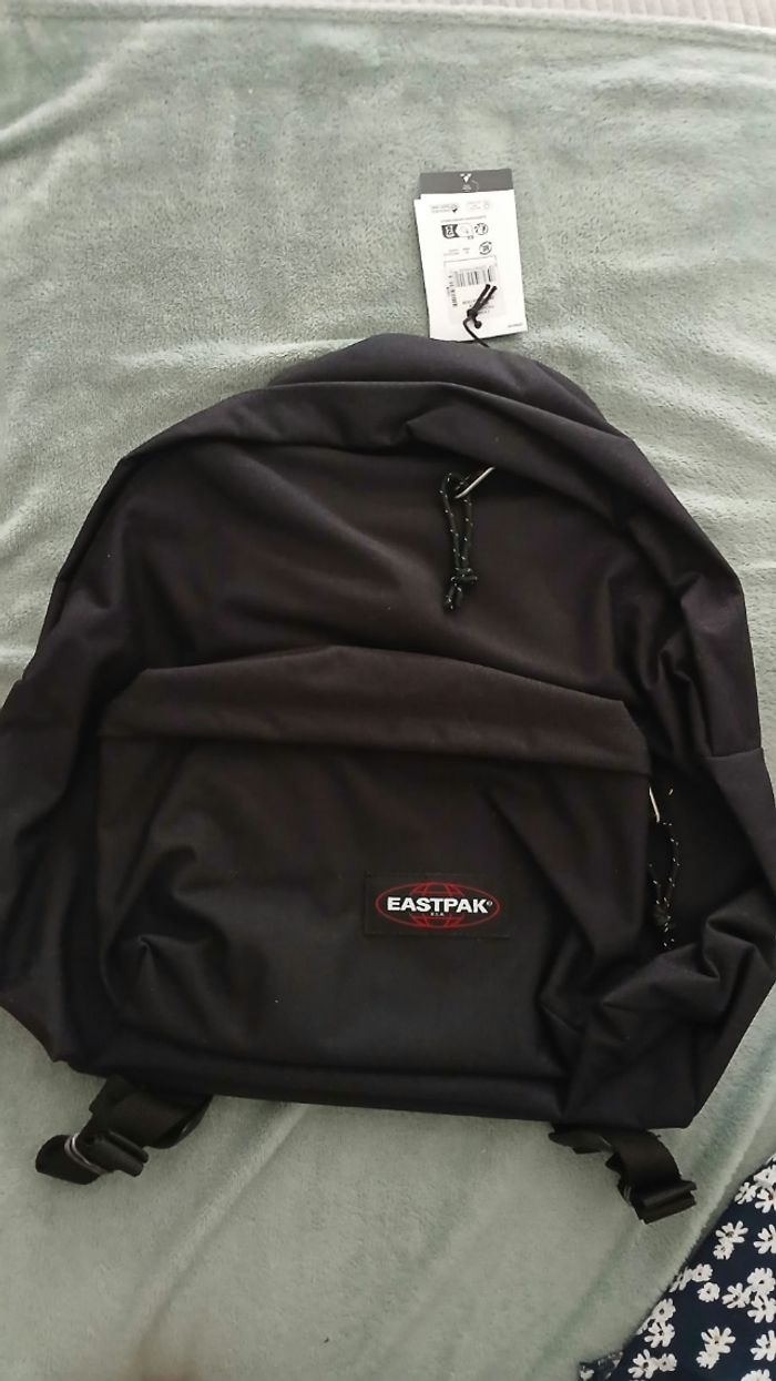 Sac à dos eastpak neuf 24L