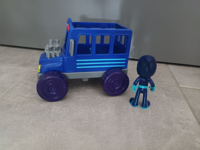 Figurine Ninjaka avec son véhicule Pyjamasques - photo numéro 2