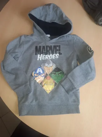 Sweatshirt avengers 8 ans