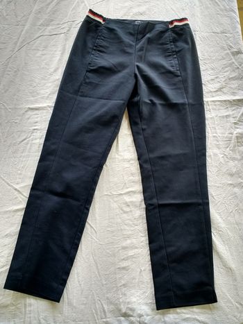 Pantalon Kiabi regular fit taille 36 de couleur bleu marine