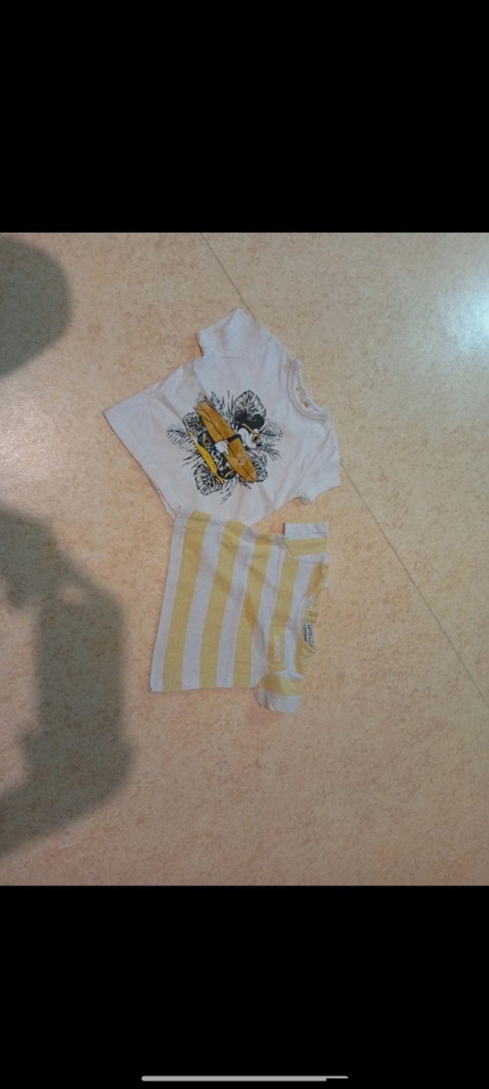 Lot de 2 t shirt taille 6 mois