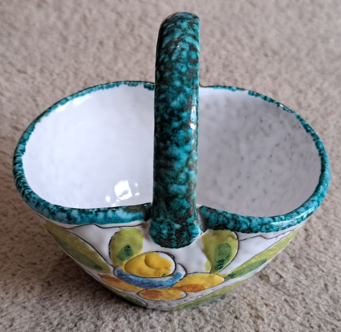 Petit panier en céramique aux décors fleuris - photo numéro 2