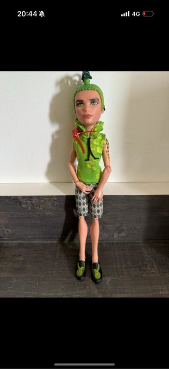 Monster high deuce gorgon scaris