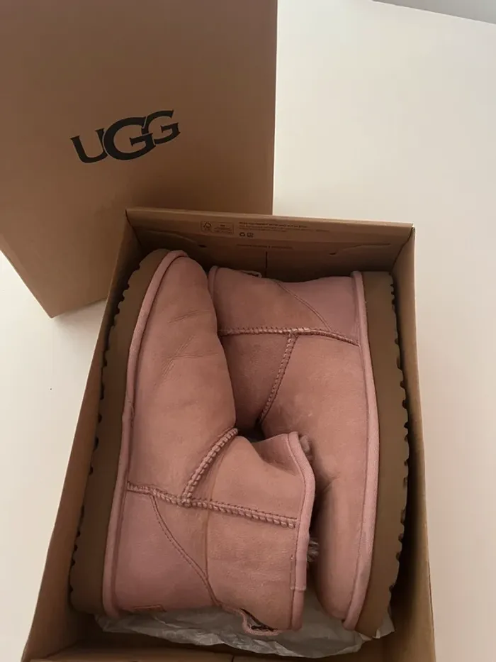 Ugg classic mini II
