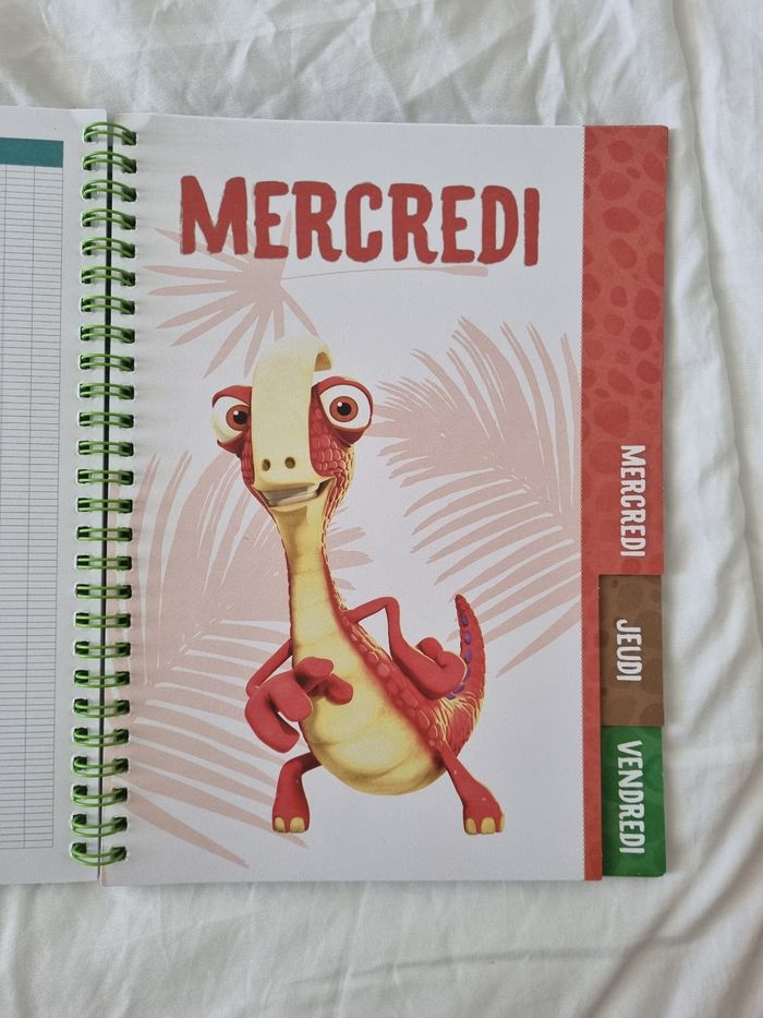 Cahier de texte gigantosorus - photo numéro 7