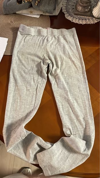 Legging gris (petite tache) 