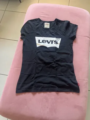 TEE shirt Levi s