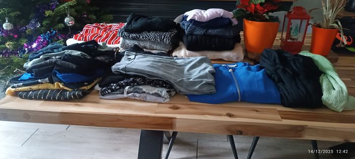 Lots de 30 vêtements (0,60€ par pièces)