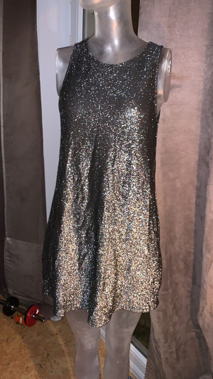 Très jolie robe - photo numéro 2