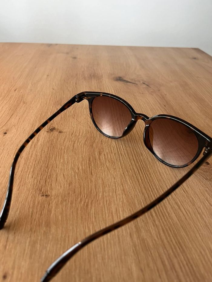Lunettes de soleil vintages femmes neuves - photo numéro 4