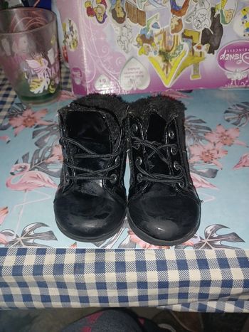 Chaussure pailette 23