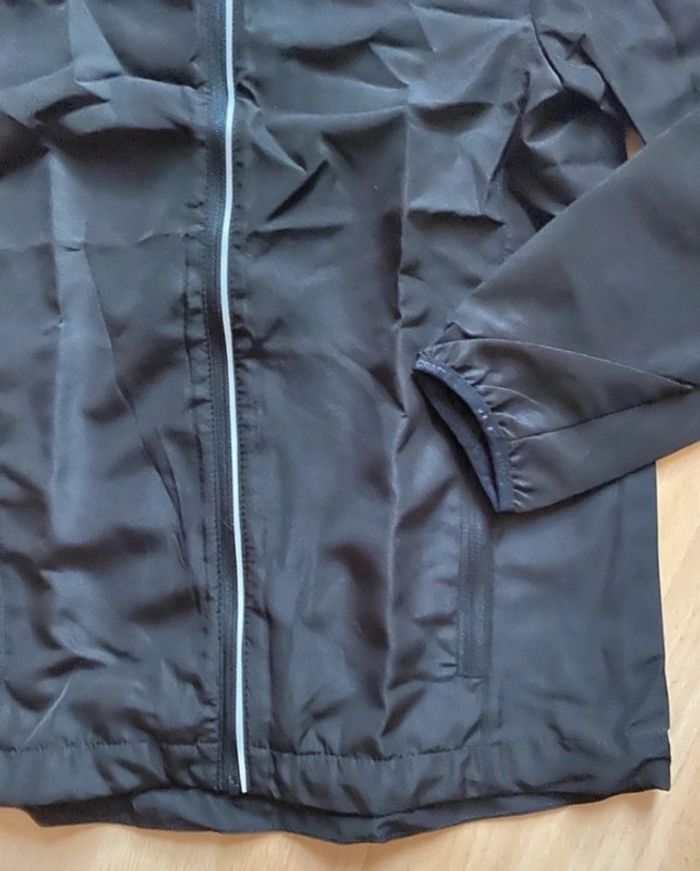 Veste légère coupe vent Craft taille 10 ans 140 cm Neuve - photo numéro 3