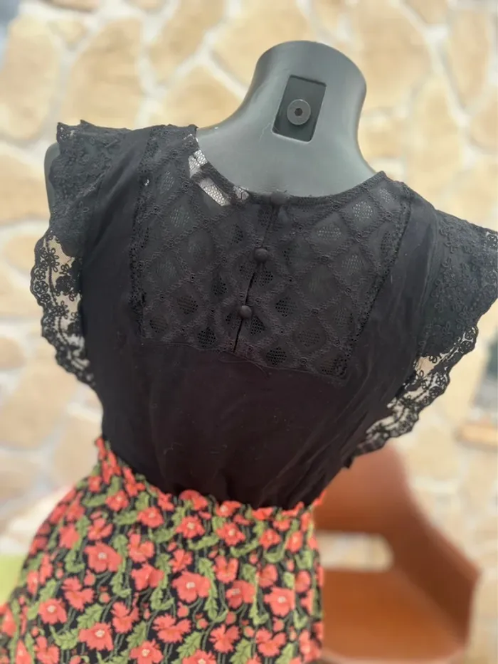 Ensemble tenue XS S 34 36 cerise blue Naf Naf jupe en voilage t-shirt débardeur noir fleurs dentelle - photo numéro 5