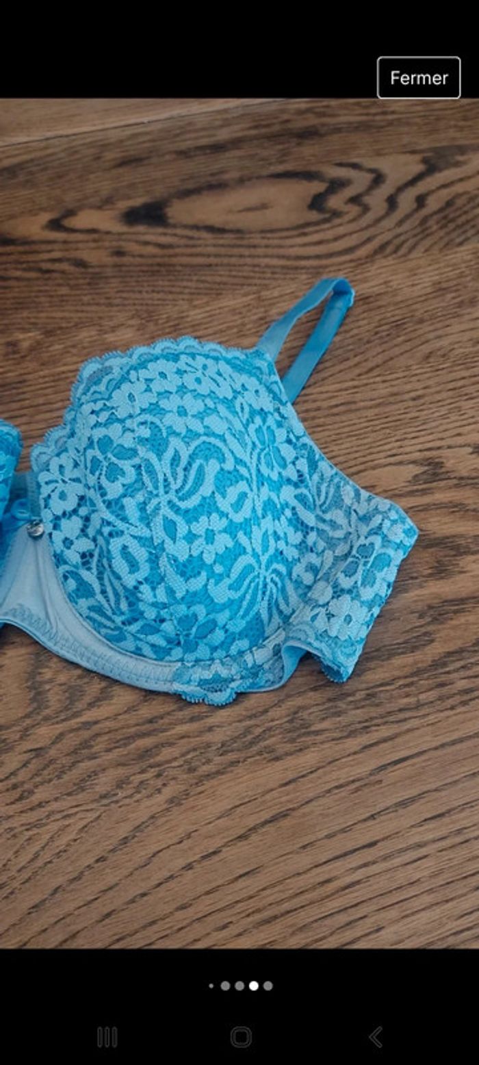 Soutien gorge Hunkemöller tourquoise fr 95D - photo numéro 15