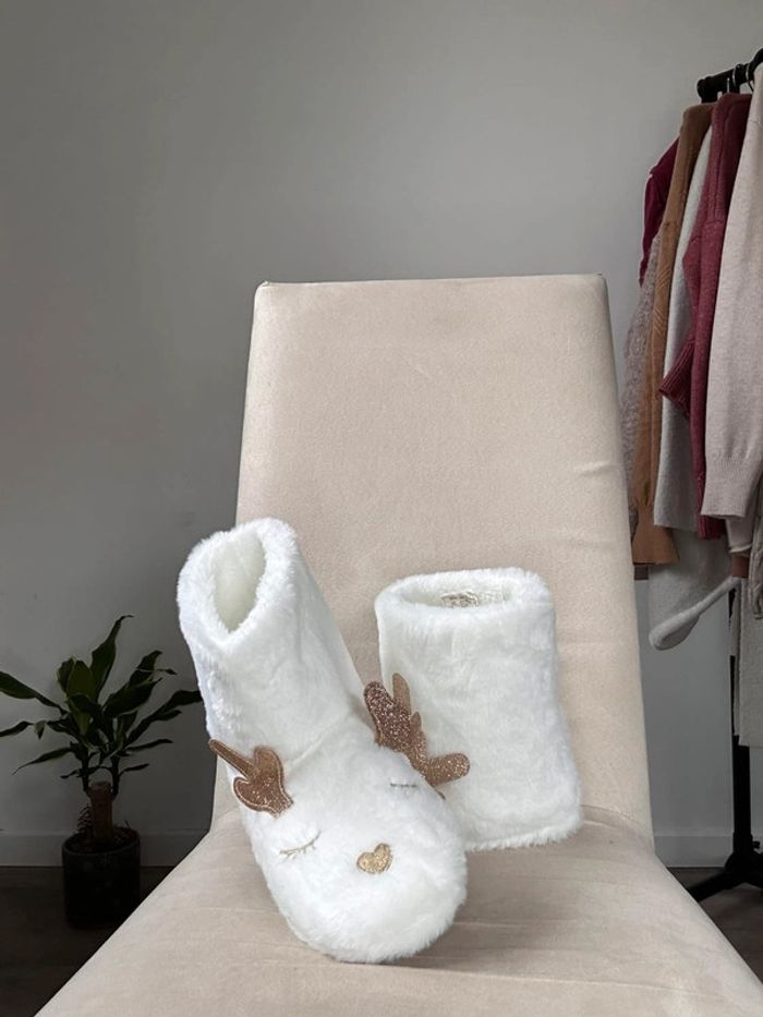 Chaussons blancs doux, pointure 39, Neuf avec étiquettes 💖