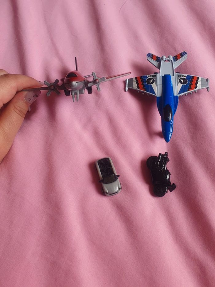 Lot x 4 (avions + mini moto et mini voiture - photo numéro 2