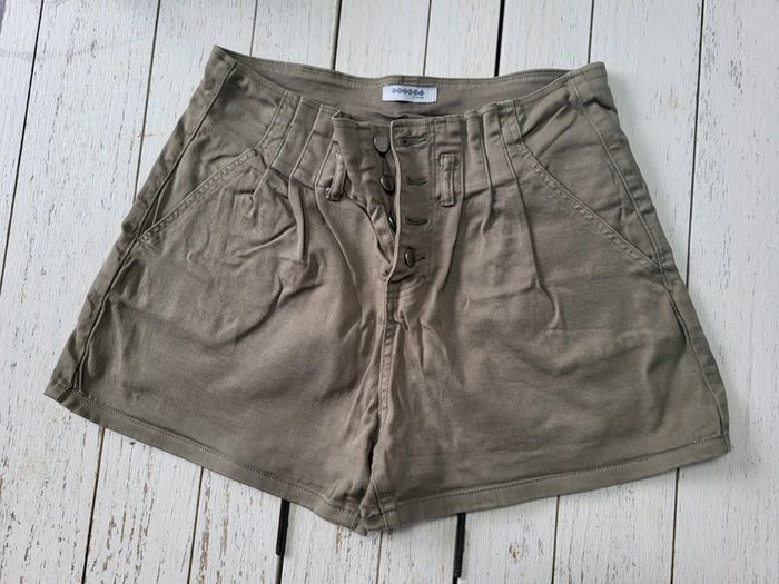 Short taille 42 EU