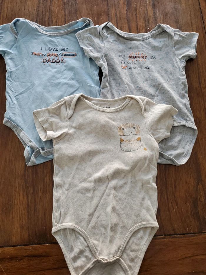 Lot de 3 bodies manches courtes 2 ans