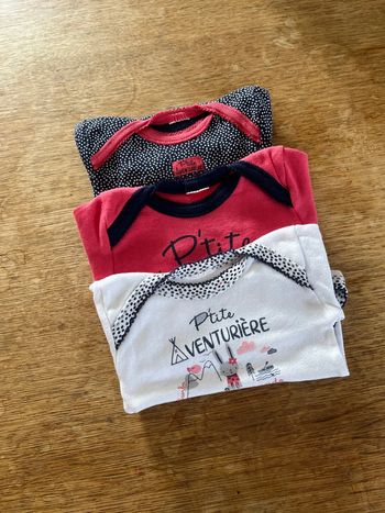 Lot 3 bodies manches longues Absorba