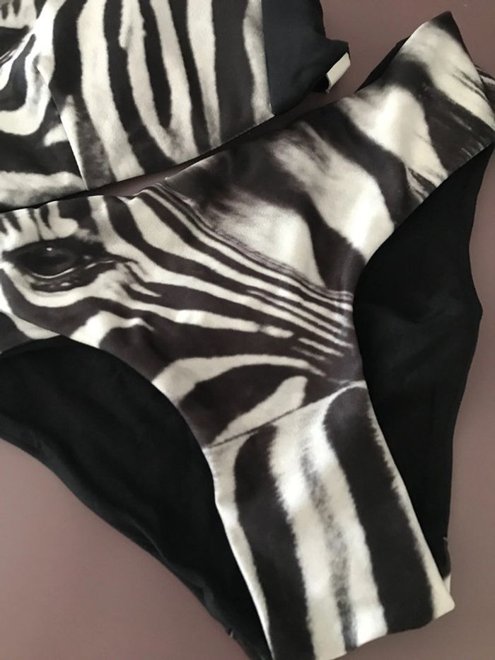 Maillot Zébré Stradivarius Xs - photo numéro 2
