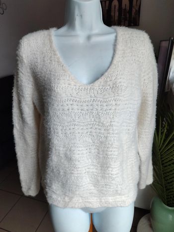 Très joli pull col V