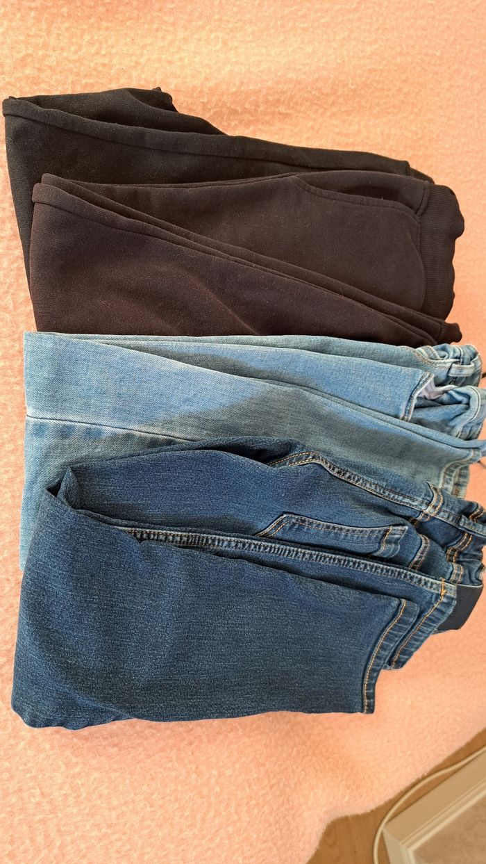 Lot de deux joggings et deux pantalons