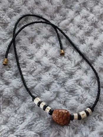 Collier pomme de pin