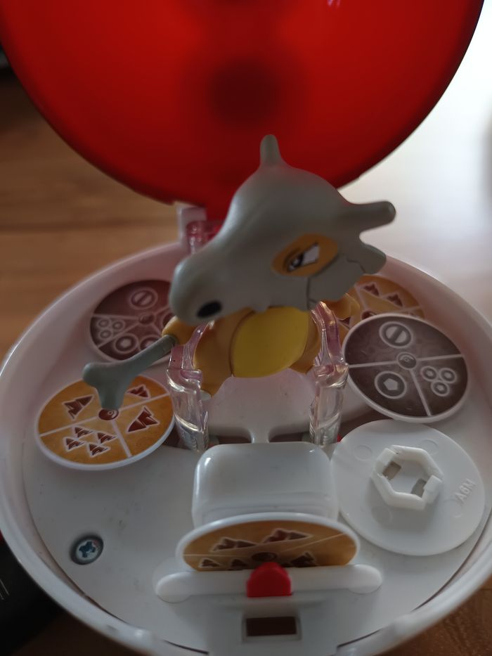 Pokeball attaque surprise osselet - photo numéro 3
