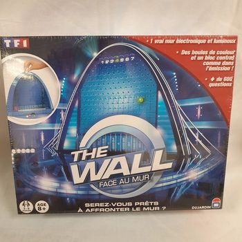 The wall Face au mur