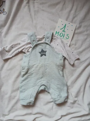 Salopette étoile 🌟- 1 mois