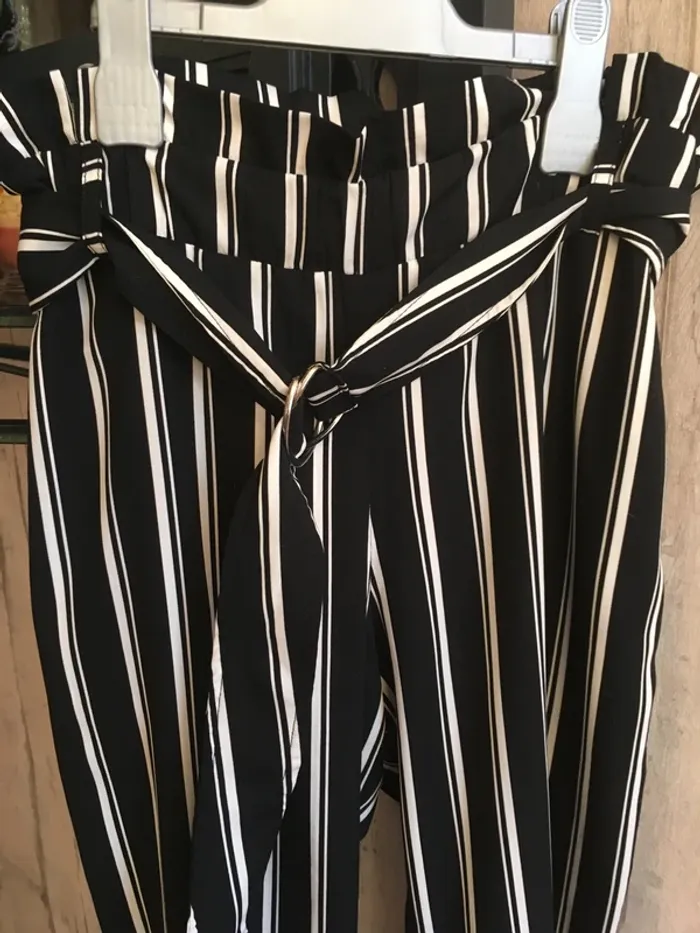 Superbe pantalon de la boutique Bréal en 38 excellent état - photo numéro 2