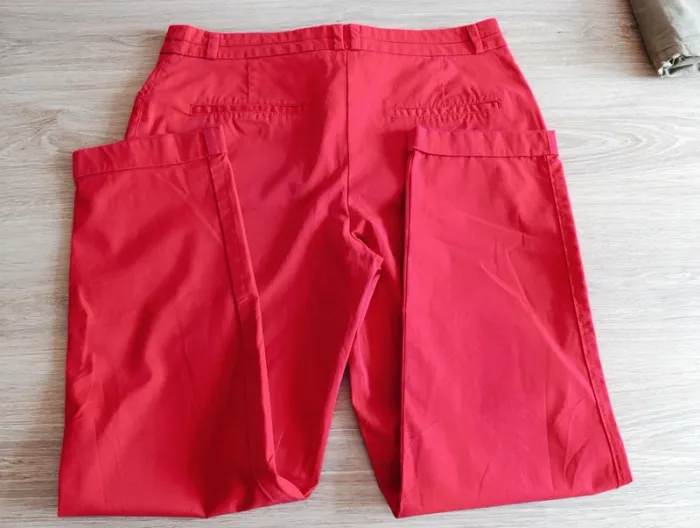 Pantalong Rouge Taille 40
Marque Camaïeu - photo numéro 2