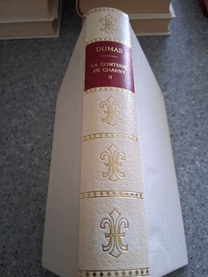 La contesse de charny " tome 2" dumas