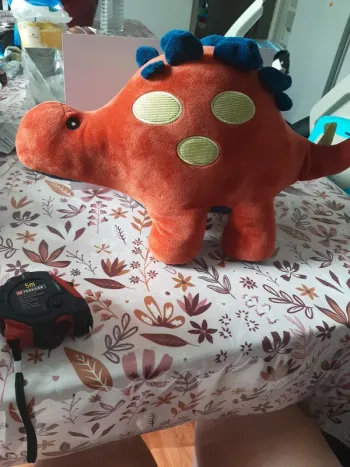 Peluche dinosaure auchan