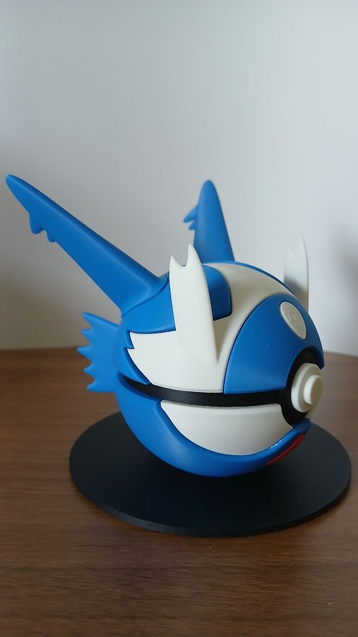 Pokeball Latios