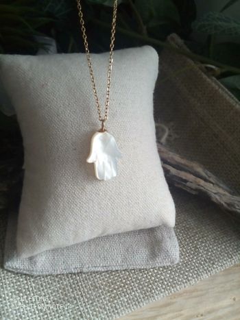 Collier main en nacre naturelle