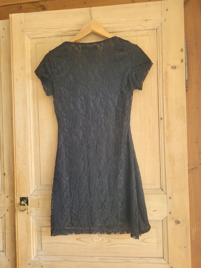 Robe dentelle noire taille 38 - photo numéro 3