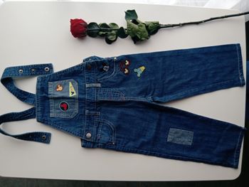 Salopette DISNEY neuve 24 mois