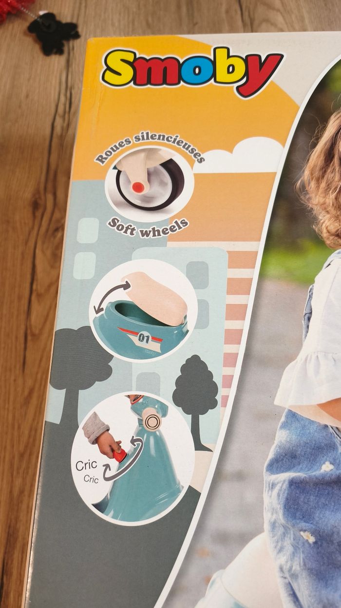Scooter smoby - NEUF - photo numéro 3