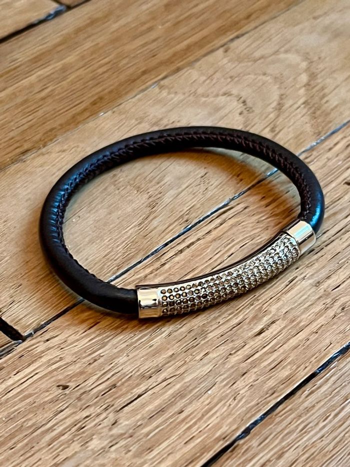 Bracelet cuir marron foncé et doré Fossil