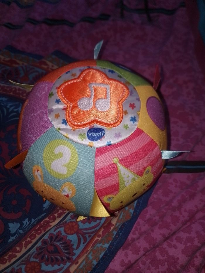 Magi balle d'éveil des P'tits Copains Vtech comme neuve