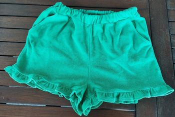 Beau petit short en éponge