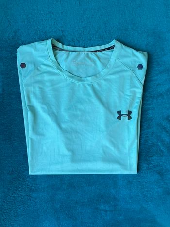 T-shirt Under Armour Concept